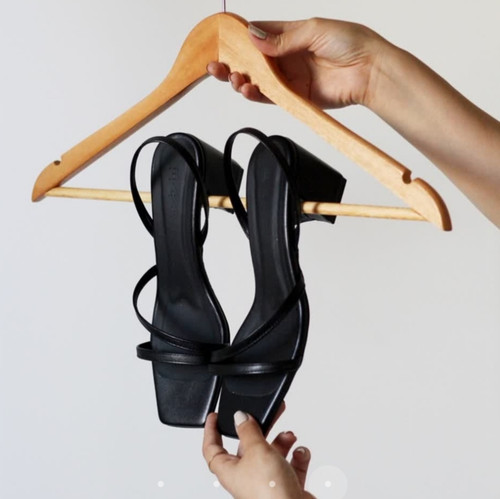 کفش مجلسی مشکی ورنی زنانه کلاسیک پاشنه ۵ سانتی